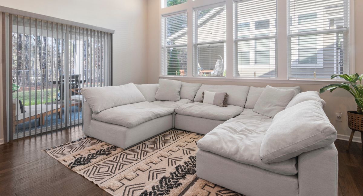 Checklist Before Buying a Rug Online in UAE