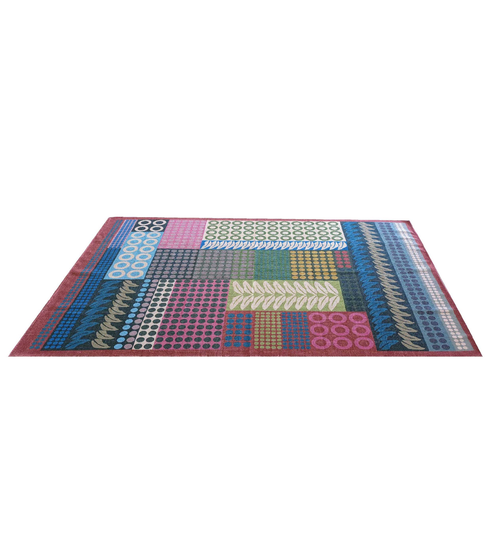 Crafted with polyester fabric for softness, durability, and easy care
