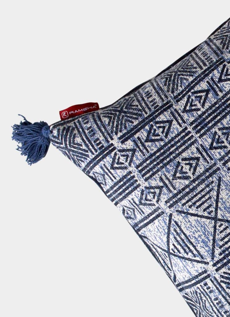 Polyester Geometry Cushion With Tassel cs-237