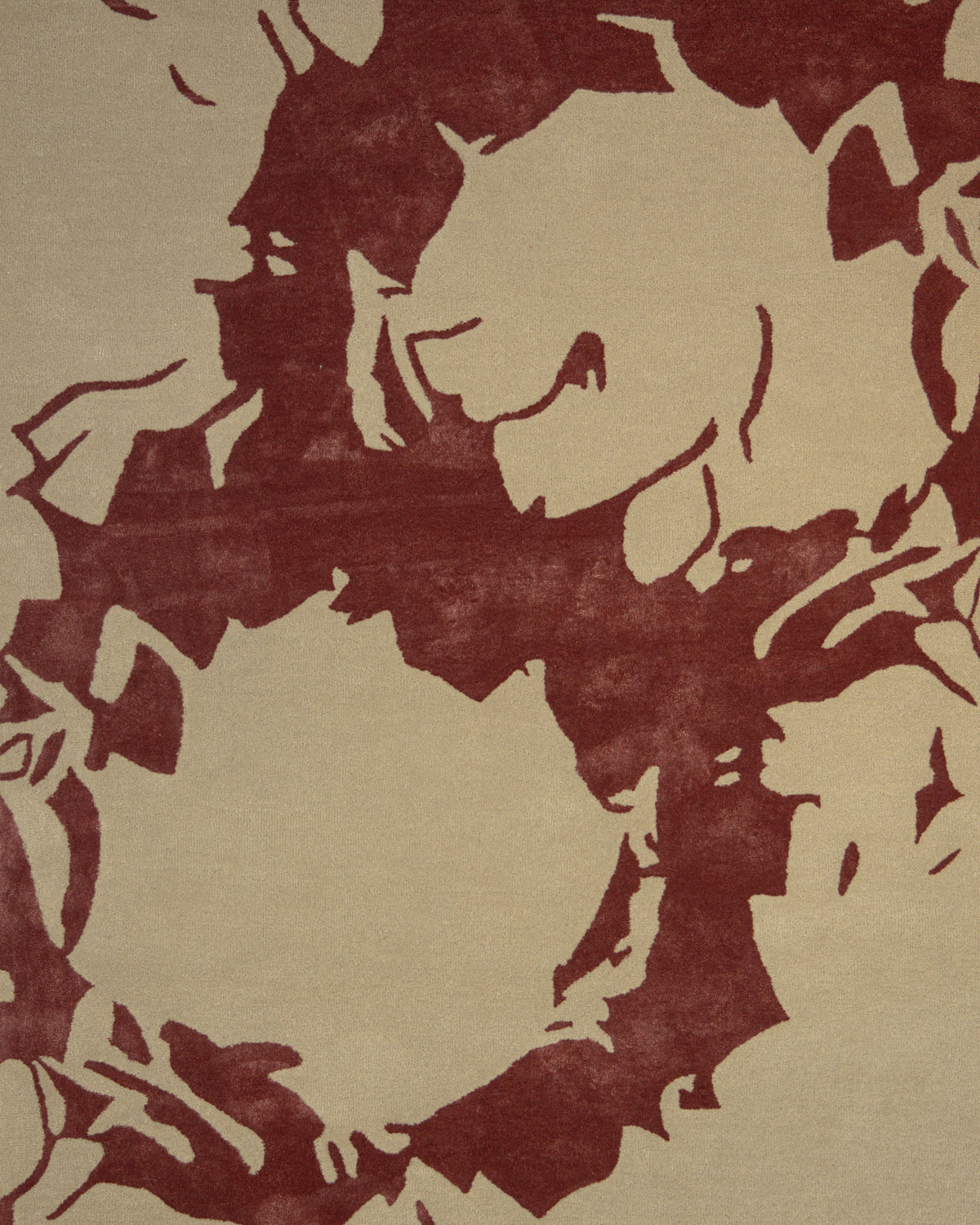 Introduce contemporary charm to your space with the RAMSHA HOME Abstract Burgundy Floral Rug – Modern Artistic Design (153x245 cm, CNZT 16), featuring maroon petal- or leaf-like shapes on a soft beige background—a perfect choice for those seeking a stylish and artistic area rug.