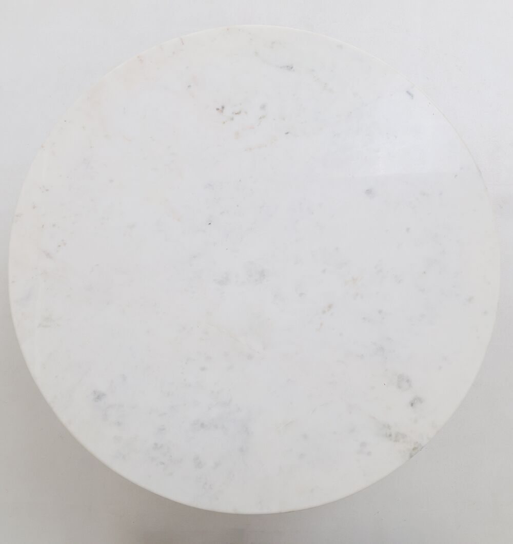 The RAMSHA HOME Aurelia Luxe Marble & Iron Accent Table AD25-27 showcases a round white marble top with subtle gray veining, photographed from above against a plain light background.