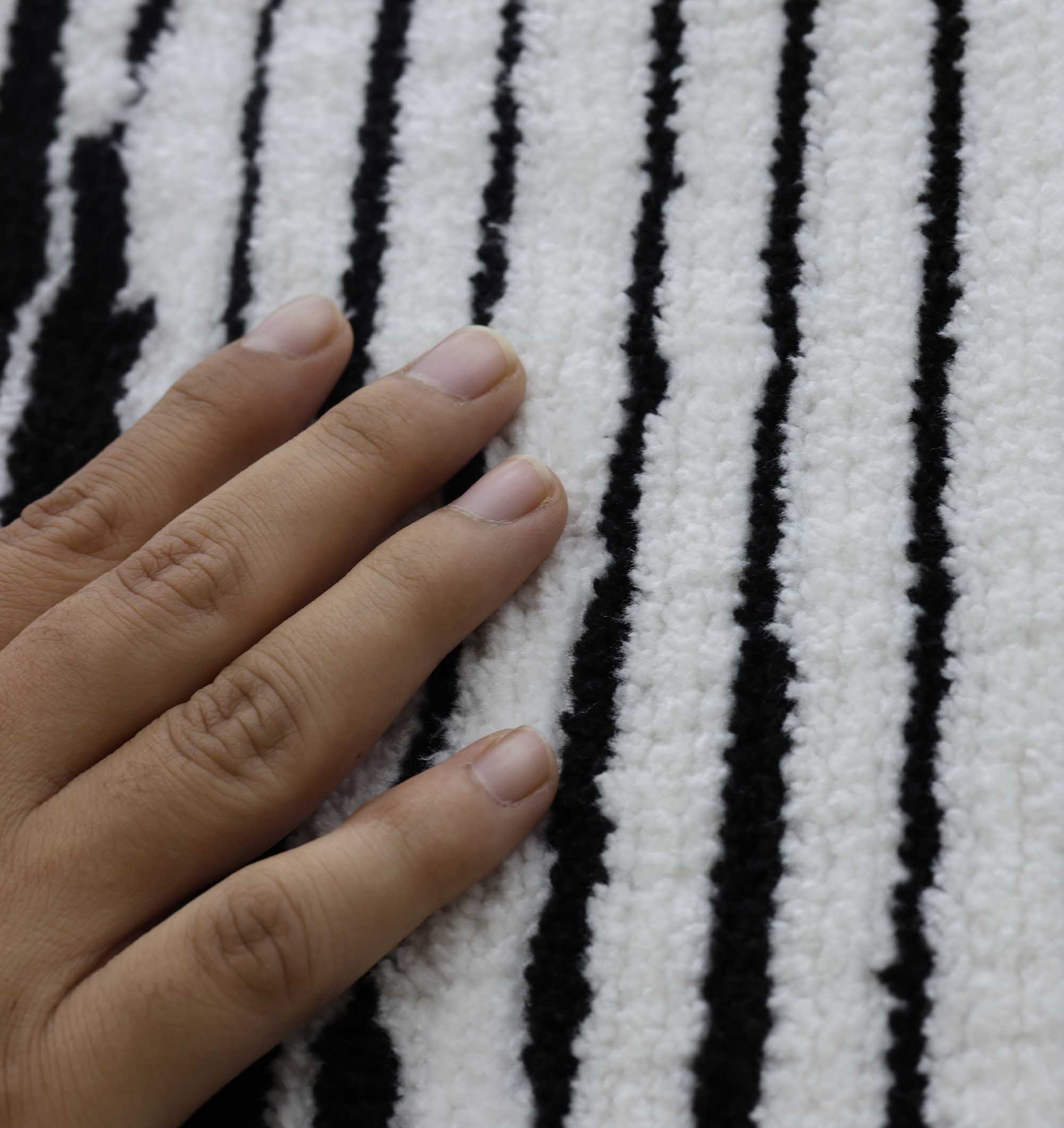 Luxurious Handmade Novara Rug - CMN 14 (200x300cm)