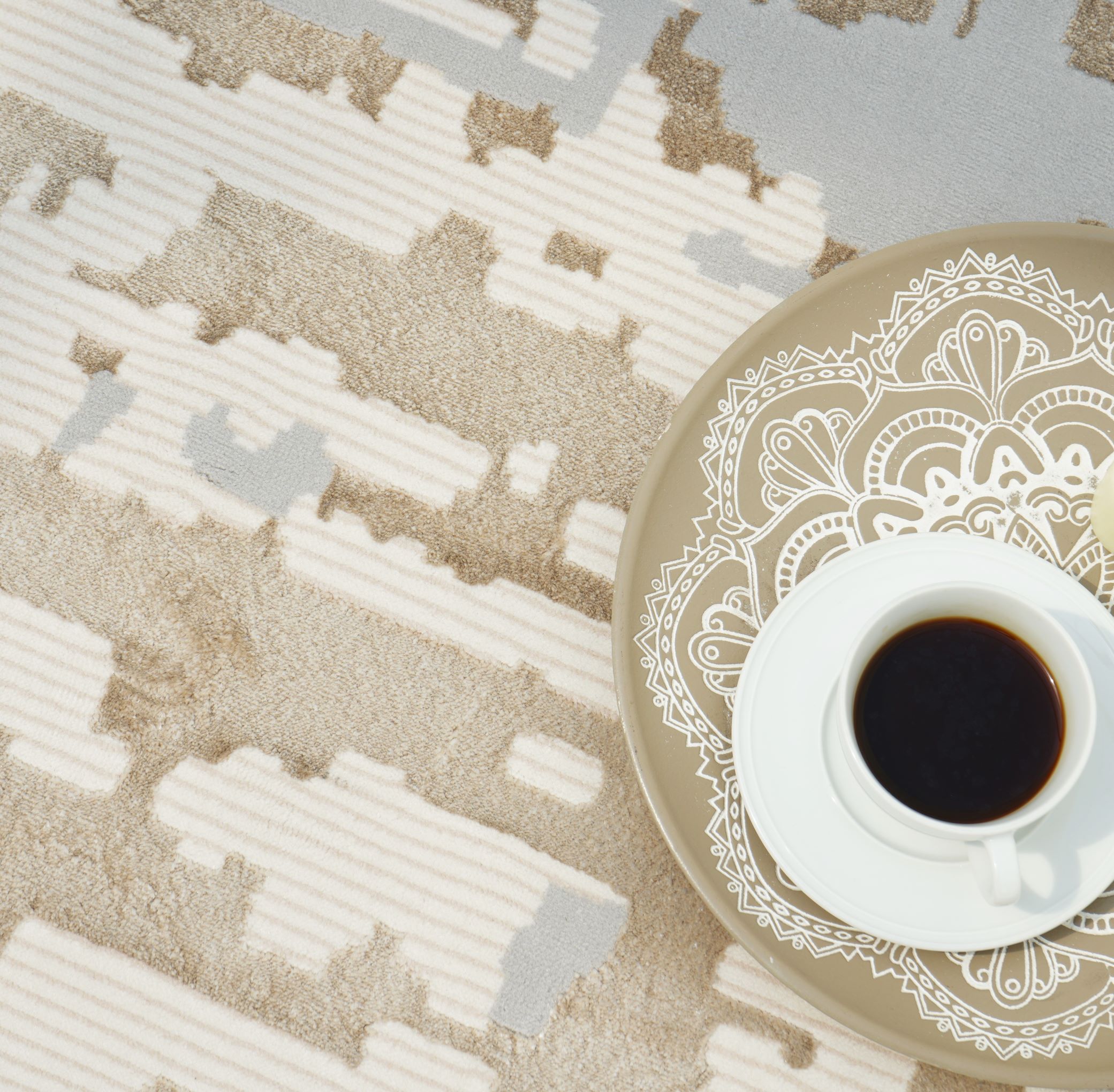 Stunning Abstract Pattern Machine Made Rug - MZ40K