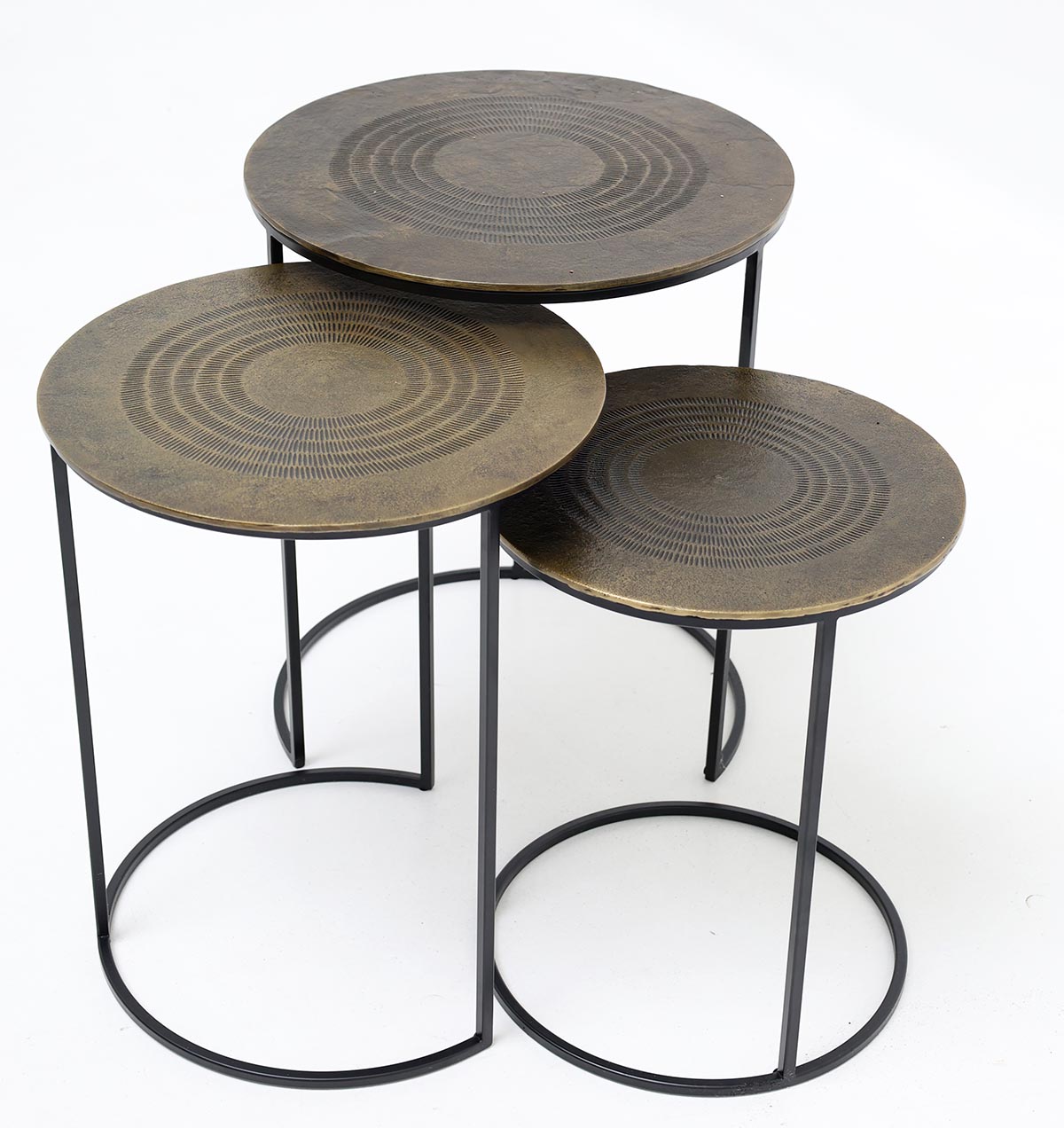 The RAMSHA HOME Set of 3 Modern Nesting Side Tables (GH-070) features antique brass tops and black iron bases. Varying in height, these tables nest together for a stylish, space-saving display against a white background.