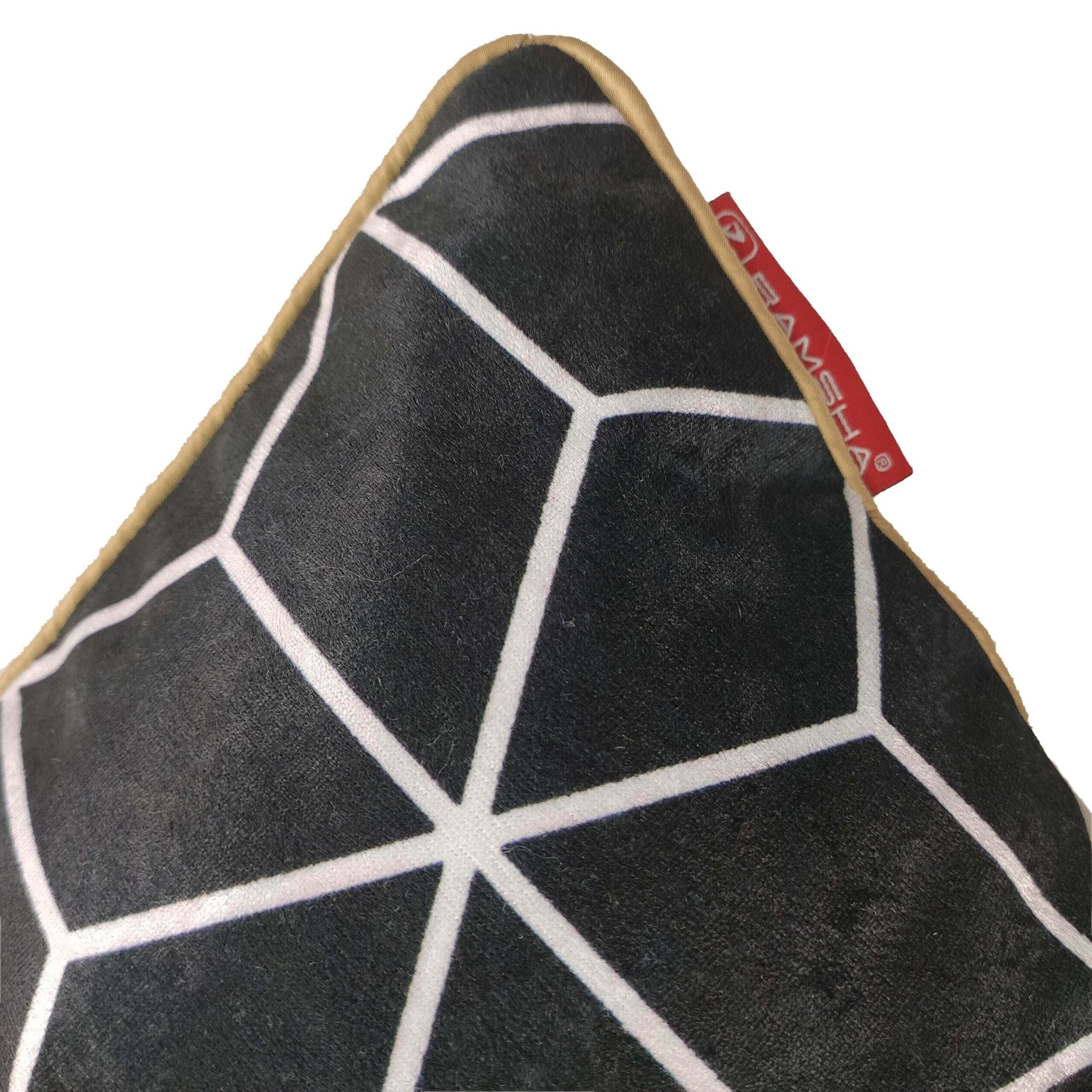 Black & White Polyester Cushion Cover CS-072