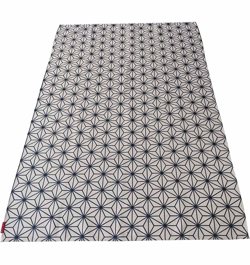 The RAMSHA HOME Geometry Pattern Printed Durry in black and white (140x200 cm, DD-006) features bold geometric designs, adding a touch of modern elegance to any space.
