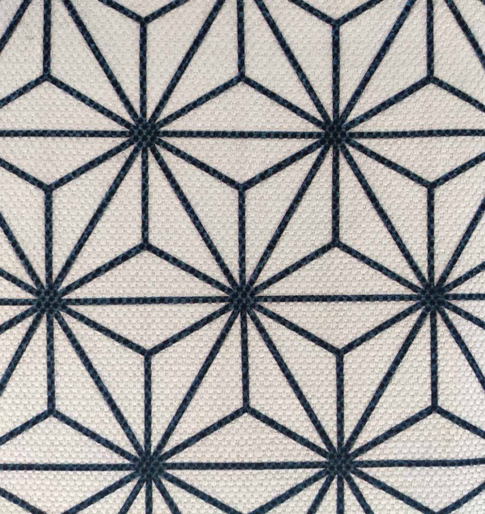 The RAMSHA HOME Geometry Pattern Printed Durry in white and black (140x200 cm, DD-006) features interlocking hexagons and triangles on a beige textured base for a striking, modern look inspired by geometric dhurry rugs.