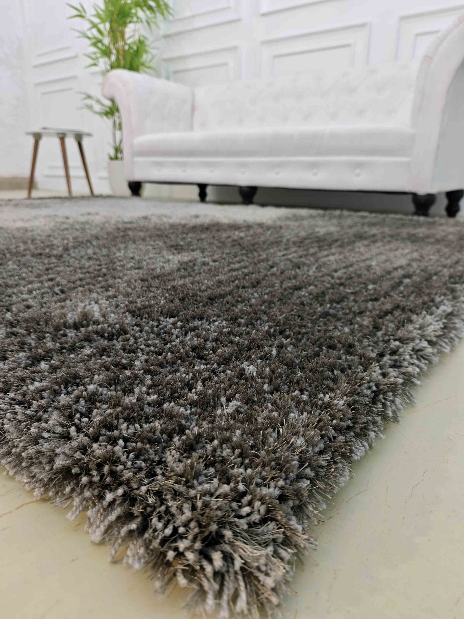 Grey Color Rectangle Shaped Shaggy Rug - SG 05