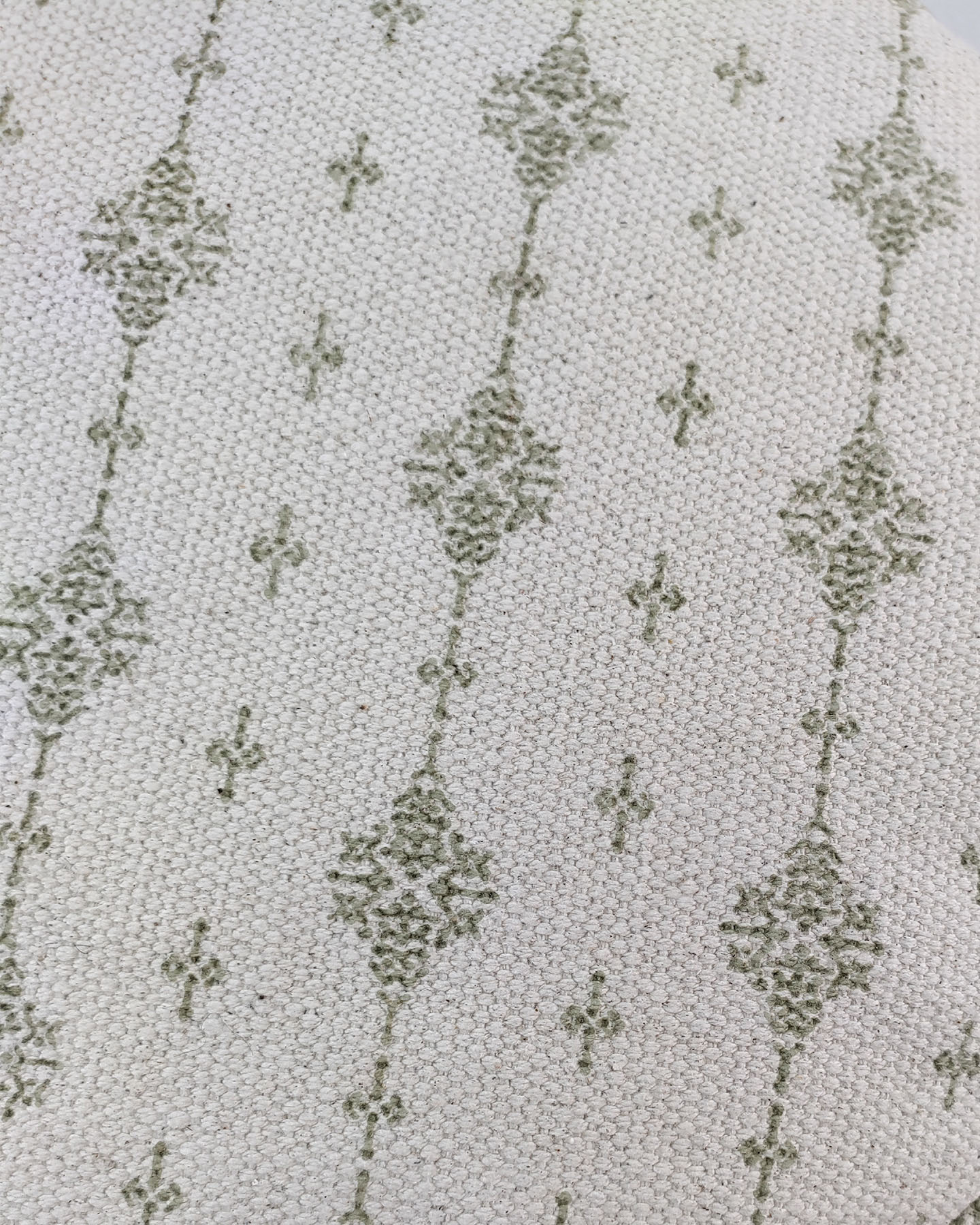 01-25.jpg White and Green Color Study Room Pouf with Tassel - PF 076 (40x40x40cm) - Image 3