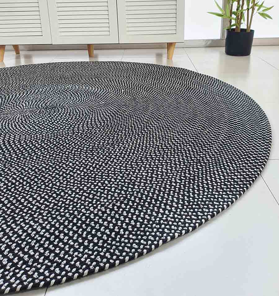 Premium Handmade Black & White Cotton Round Rug - BR 007 (120cm) by Ramsha Home Premium handmade black and white cotton round rug - BR 007 (120cm) by Ramsha Home