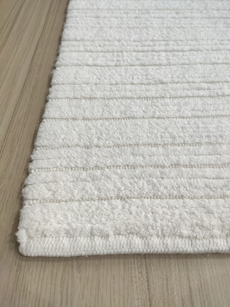 IMG_20220113_143424.jpg Bleach White Non-Slip Fluffy Soft Cotton Bathmat - BT 001 (60x90cm) - الصورة 5