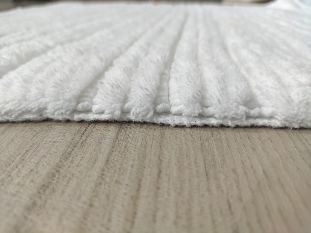 IMG_20220113_143705.jpg Bleach White Non-Slip Fluffy Soft Cotton Bathmat - BT 001 (60x90cm) - الصورة 3