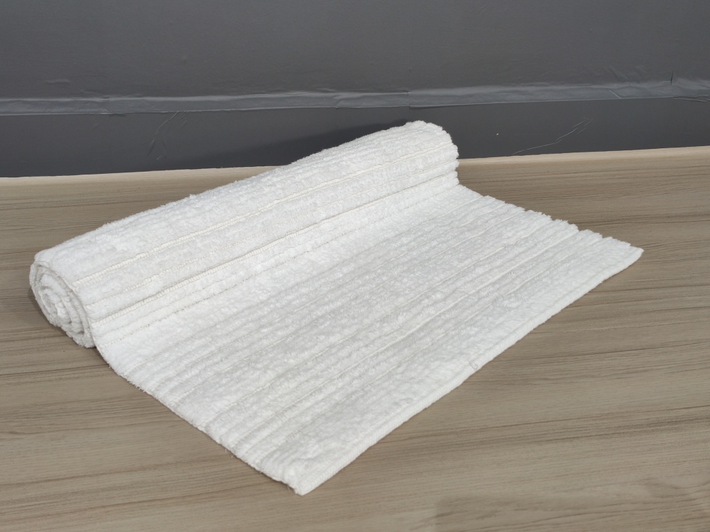 IMG_20220113_144009.jpg Bleach White Non-Slip Fluffy Soft Cotton Bathmat - BT 001 (60x90cm) - الصورة 2