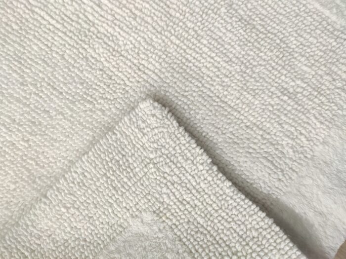 ⁦Bleach White Non-Slip Fluffy Soft Cotton Bathmat - BT 003 (60x90cm)⁩ - الصورة ⁦4⁩