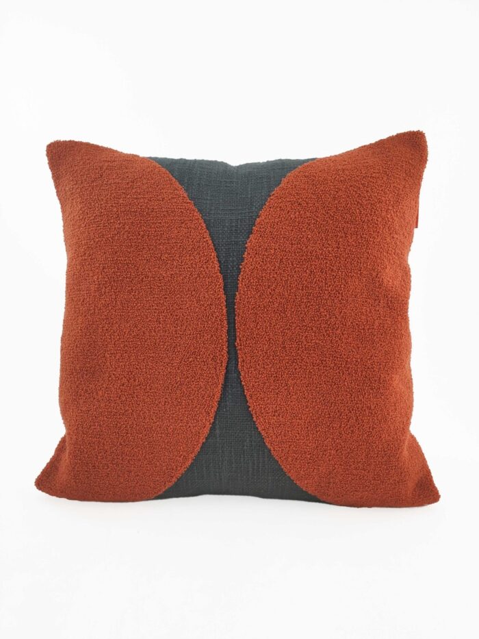 ⁦Rust Cotton Cushion Cover with Filler and Embroidery for Hallway, Bed, and Sofa - CS 121 (45x45cm)⁩ - الصورة ⁦1⁩