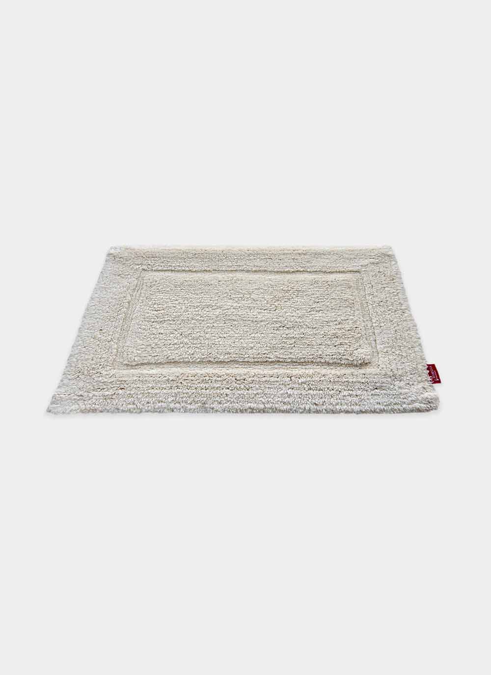Ramsha-Carpet-Bathmat-BM-20-4-1.jpg White Non-Slip Fluffy Soft Cotton Bathmat - BM 020 (40x60cm) - الصورة 4