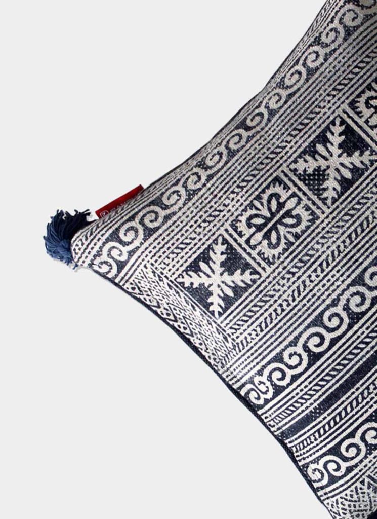 10-2-1-745x1024 Blue and White Color Cotton Cushion with Filler - CS 236 (45x45cm) - الصورة 3
