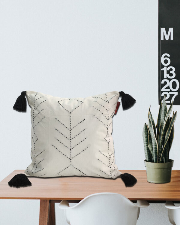 1664363206409-600x750 White & Blue Color Cotton Cushion with Filler for Couch, Sofa, Floor - CS 191 (45x45cm) - الصورة 5