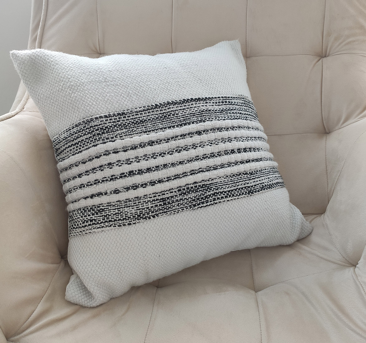 Stylish Polyester Cushion CS-249 - Multi-color, Perfect for Window Seat or Bed, 45X45cm CS-249 decorative cushion, multi-color, 45X45cm