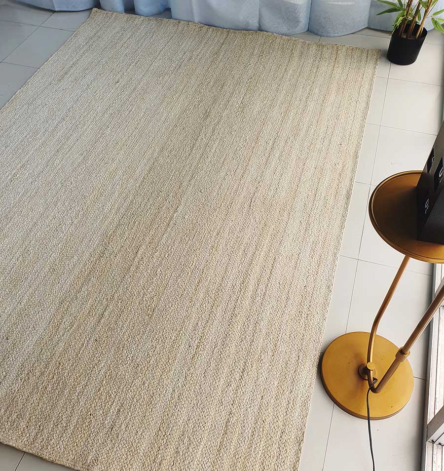 Luxurious Bleach Color Braided Jute Rug for Dining Room - BR 019 (140x200cm) by Ramsha Home Luxurious handmade bleach color braided jute rug for dining room - BR 019 (140x200cm) by Ramsha Home