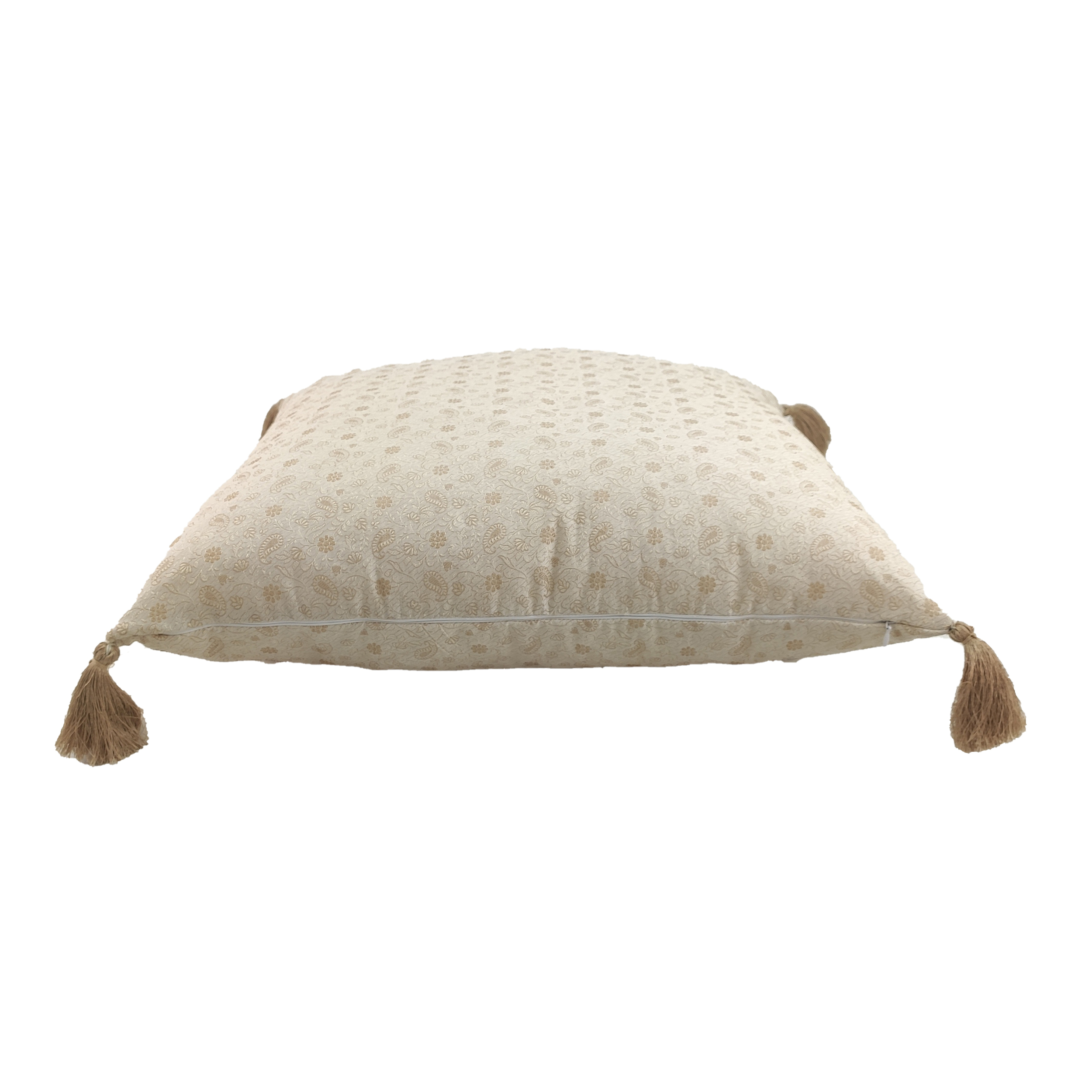 IMG_20230103ghrtrjpok2 White and Gold Color Polyester Cushion with Filler for Living Room, Couch - CS 231 (60x60cm) - الصورة 5