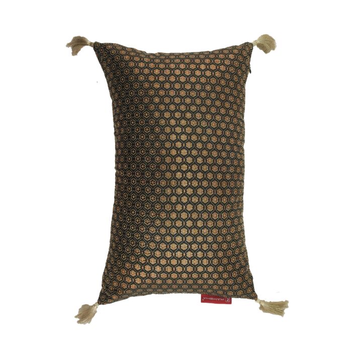 ⁦Black & Gold Color Polyester Cushion with Filler for Window Seat, Bed, Floor - CS 230 (30x50cm)⁩ - الصورة ⁦6⁩
