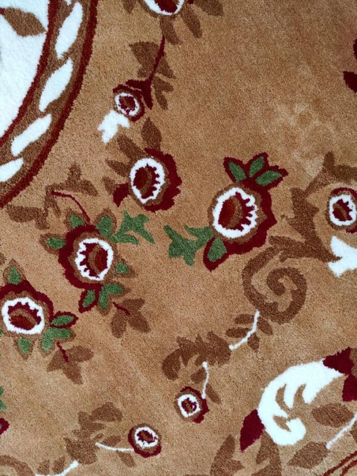 Modern carpet and rugs collection in Dubai UAE, including bedroom rugs, tufted rugs, runner rugs, and traditional rugs for sale.