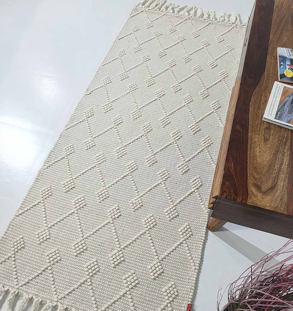 Chic Natural White Hand-Woven Wool and Cotton Rug SRN-005 - Ramsha Home Chic Natural White Hand-Woven Wool and Cotton Rug SRN-005 - Ramsha Home