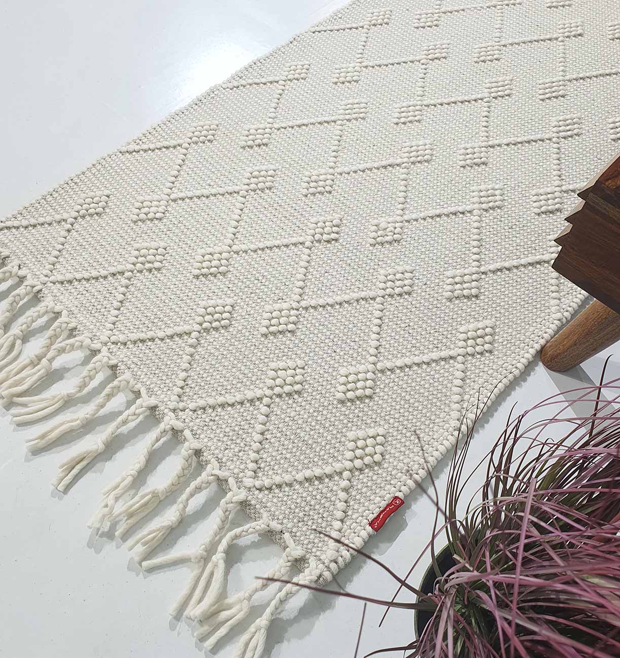 Elegant Natural White Wool and Cotton Hand-Woven Rug SRN-005 - Ramsha Home Elegant Natural White Wool and Cotton Hand-Woven Rug SRN-005 - Ramsha Home