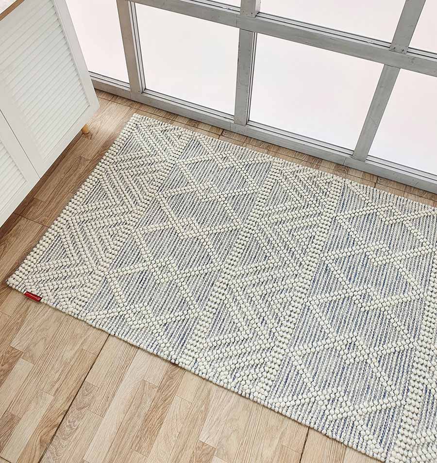 Stylish Decorative Woven Rug in Natural White - SRN 021 (80x200cm) by Ramsha Home Stylish decorative woven rug in natural white - SRN 021 (80x200cm) by Ramsha Home