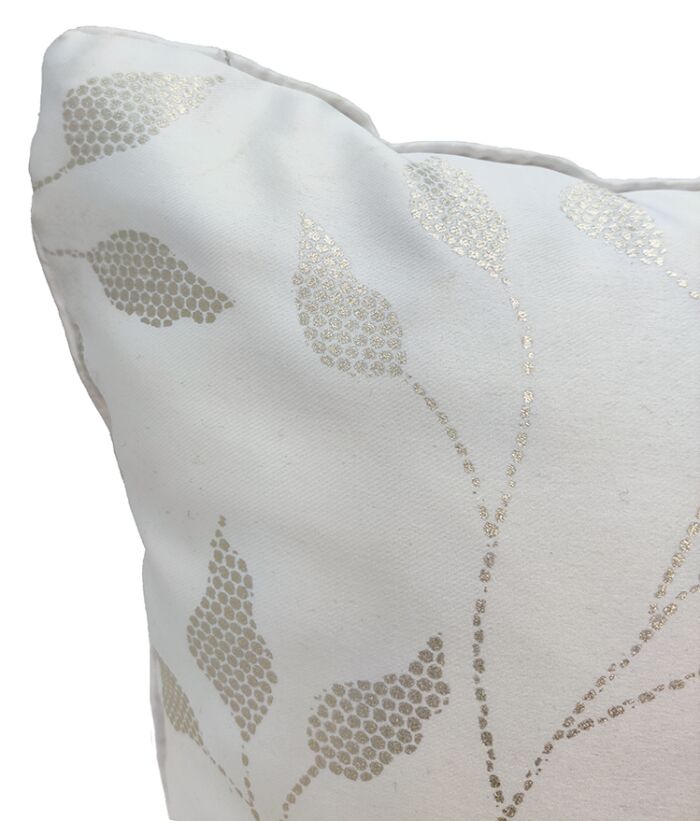 ⁦White Color Living Room Polyester Cushion with Filler - CS 242 (45x45cm)⁩ - الصورة ⁦3⁩