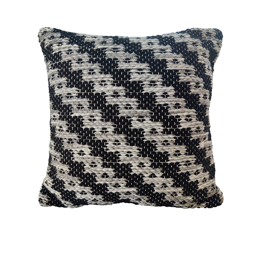 ygh546y5 Black & White Color Polyester Cushion with Filler for Living Room, Bed, Playroom - CS 257 (45x45cm) - الصورة 1