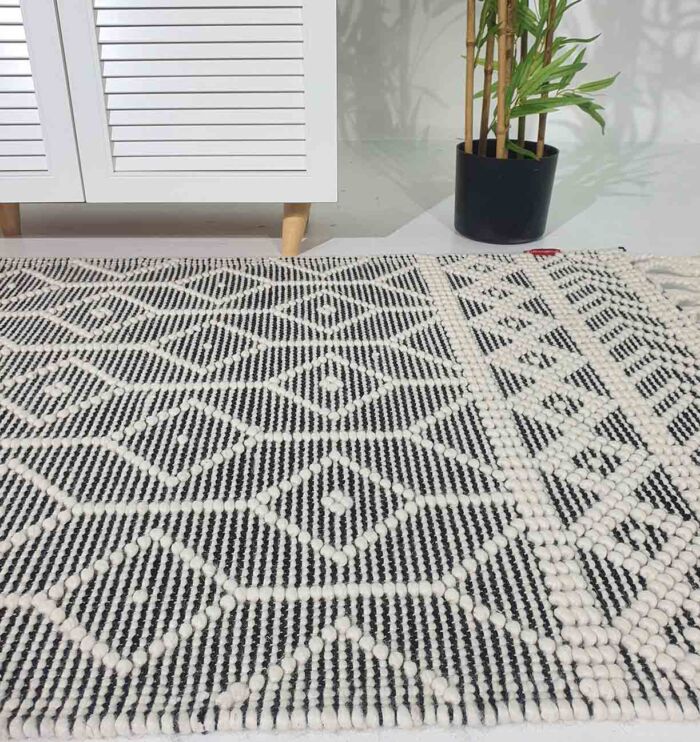 Side Close-up View of Excellent Craftsmanship and Fine Details on Woven Rug - Ramsha Home