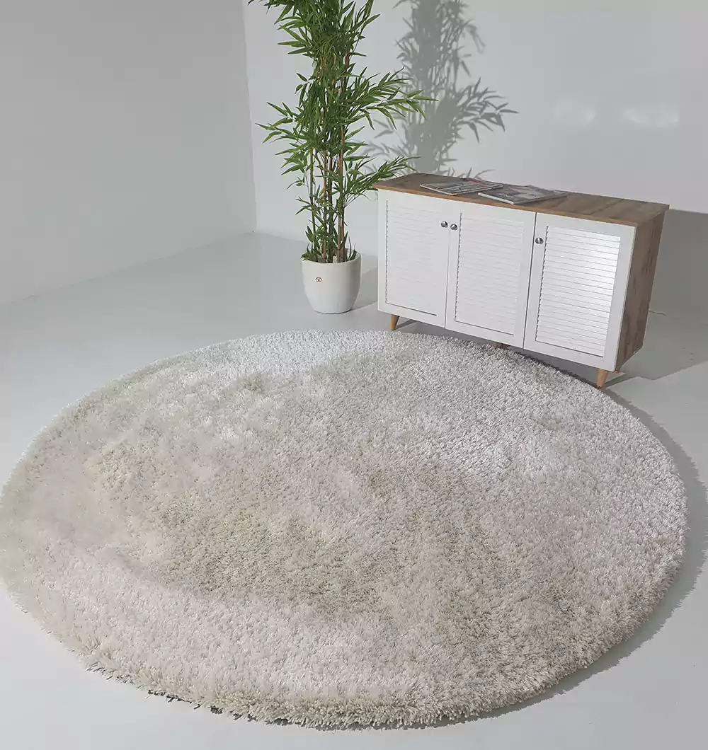 Shaggy Rug – Luxurious Softness & Modern Elegance Soft shaggy rug with plush texture, cozy comfort, and stylish design for modern home décor.