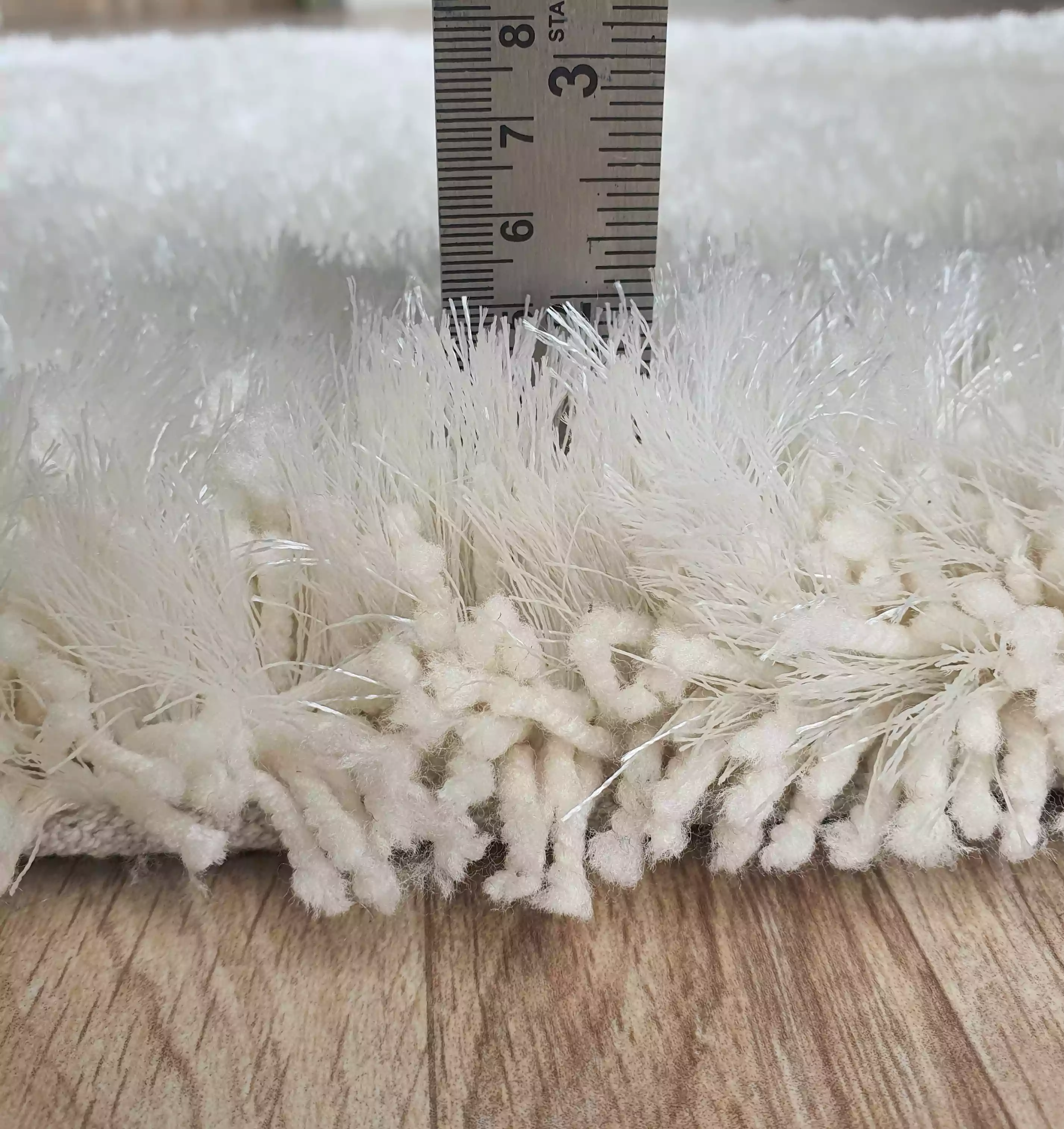 Shaggy Rug – Luxurious Softness & Modern Elegance Soft shaggy rug with plush texture, cozy comfort, and stylish design for modern home décor.