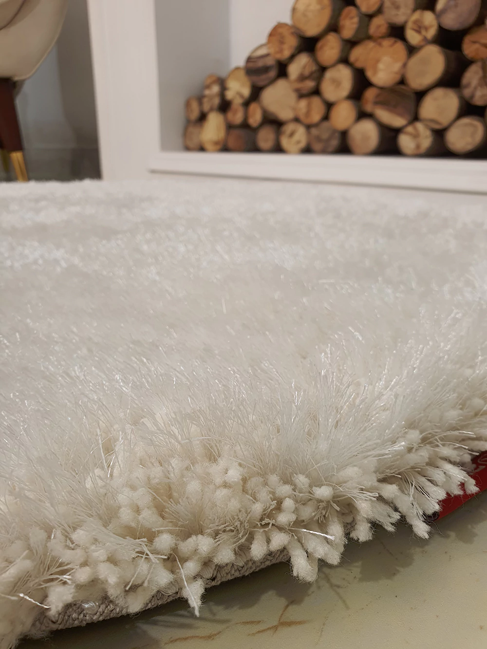 Shaggy Rug – Luxurious Softness & Modern Elegance Soft shaggy rug with plush texture, cozy comfort, and stylish design for modern home décor.