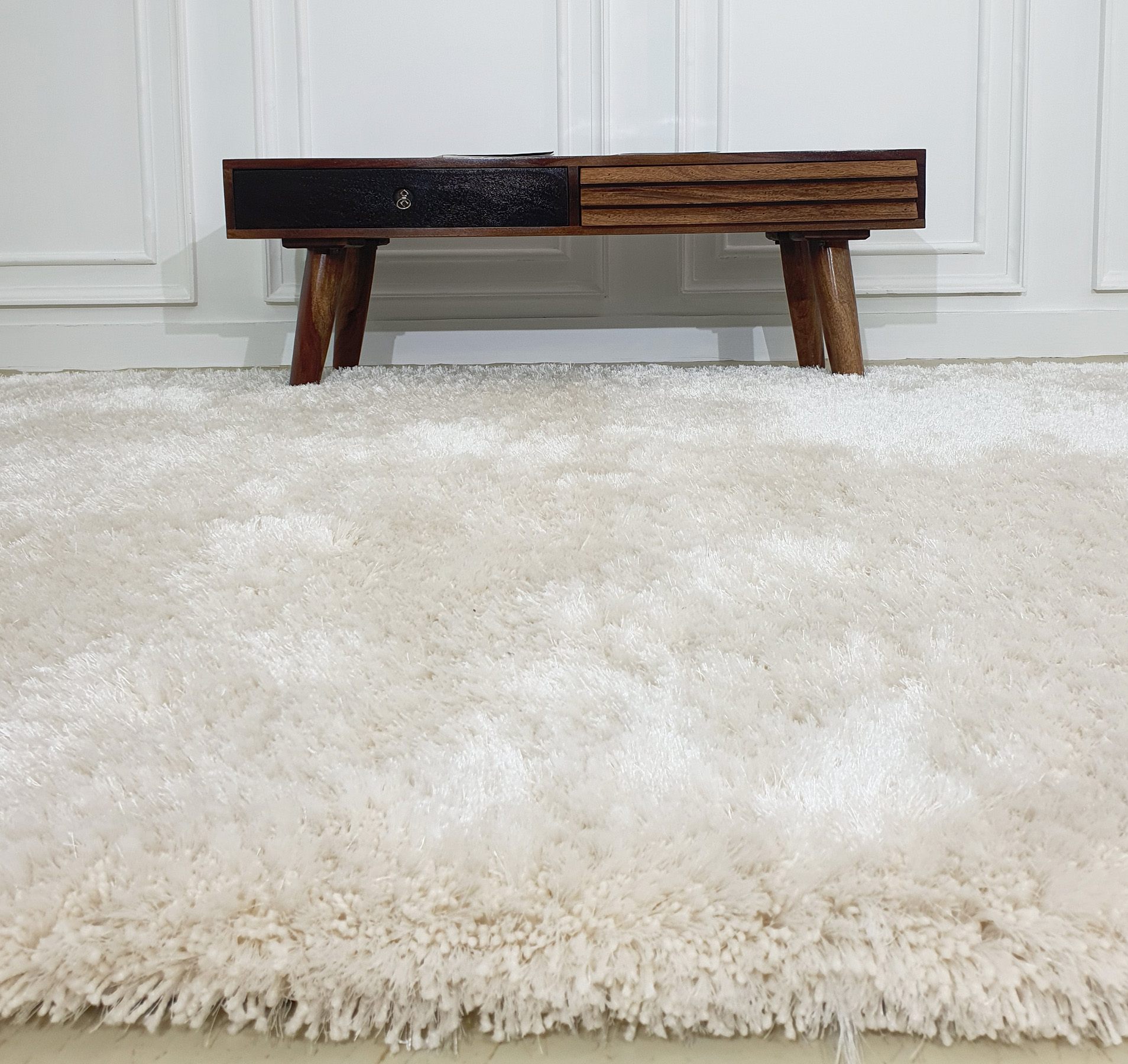 Ramsha Home White Shaggy Rug - Elevate Your Space with Style and Comfort (SG-03) White shaggy rug by Ramsha Home