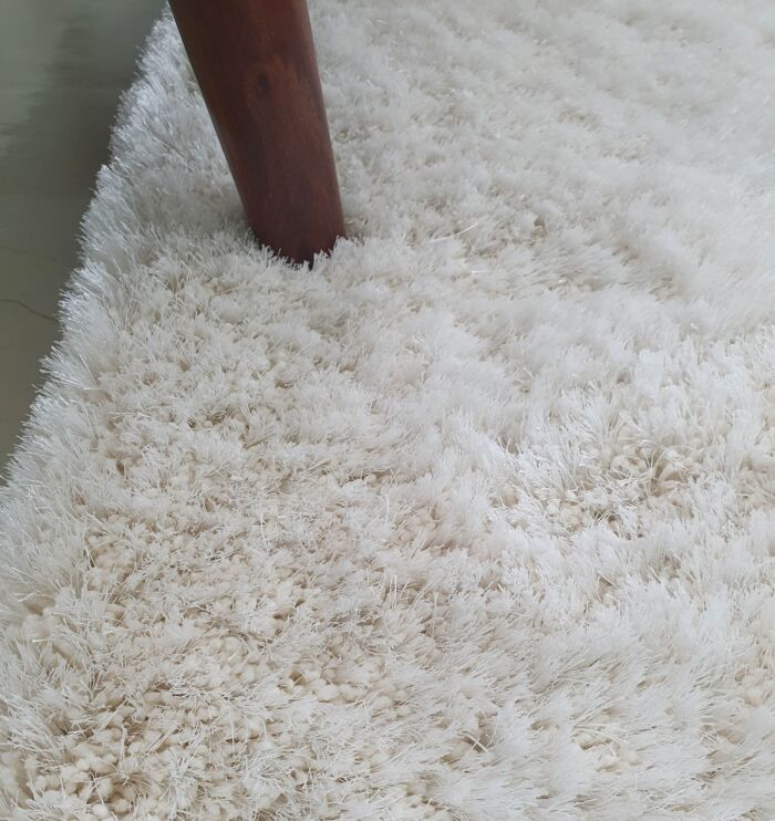 Close-up of white shaggy rug - Ramsha Home
