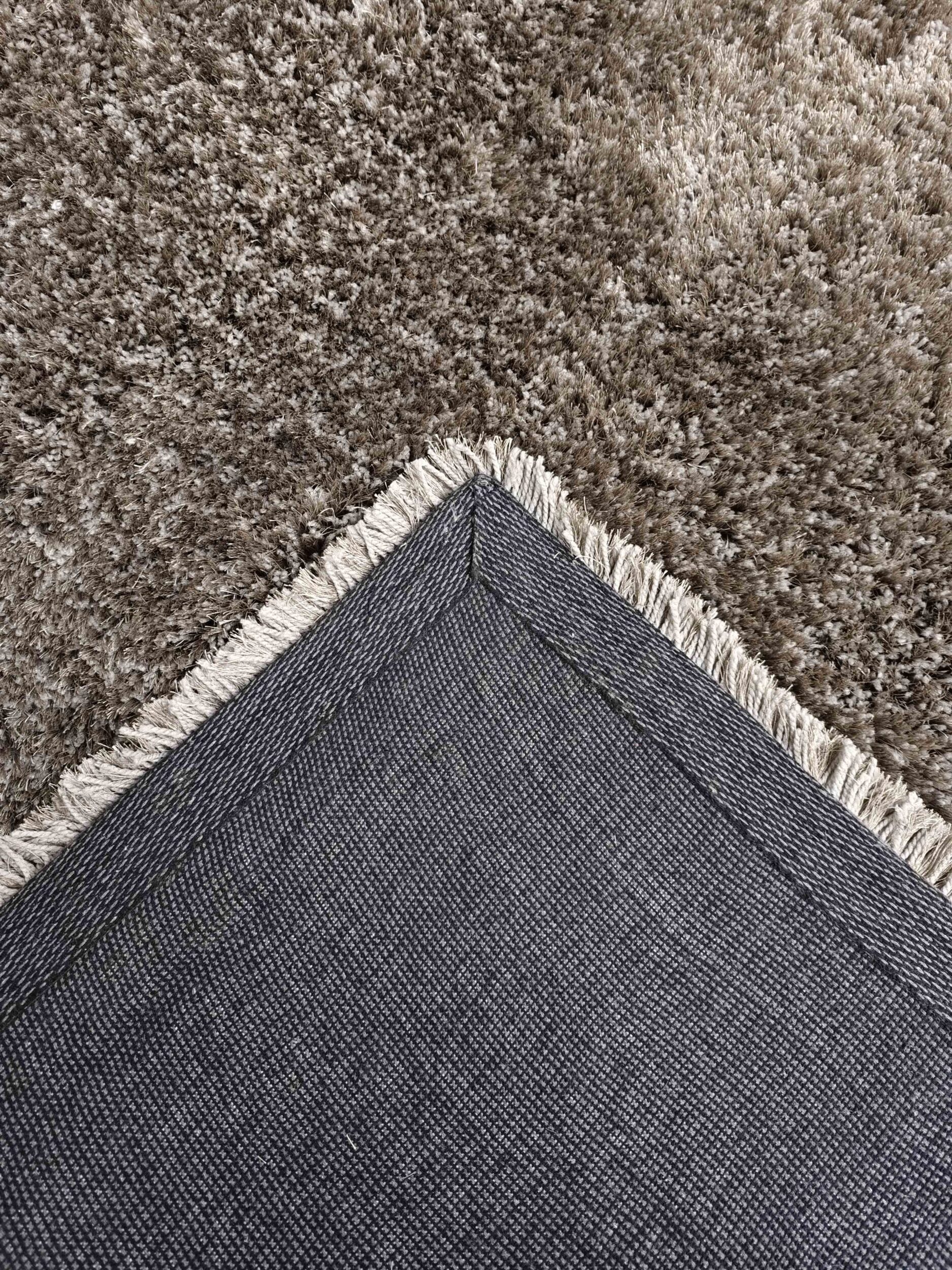 Elegant Grey Shaggy Floor Rug - SG 05 (250x350cm) by Ramsha Home Cozy grey shaggy rug SG 05 (250x350cm) by Ramsha Home
