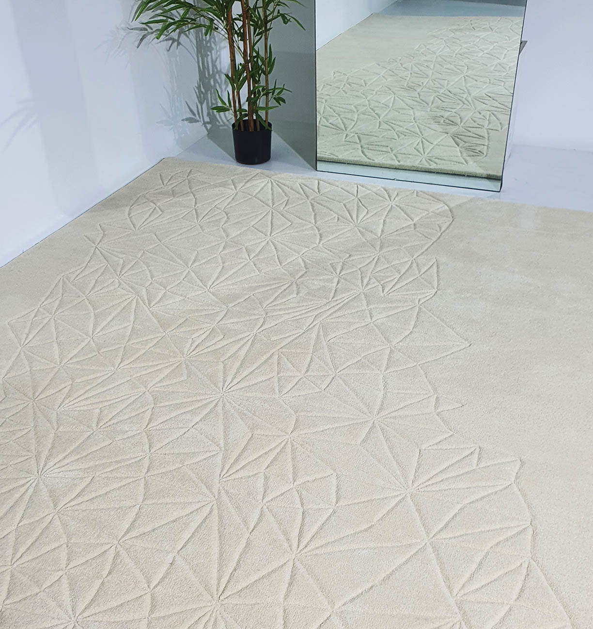 Multi-Colored Handmade Rug HTW-68 by Ramsha Home Multi-Colored Handmade Rug HTW-68 by Ramsha Home