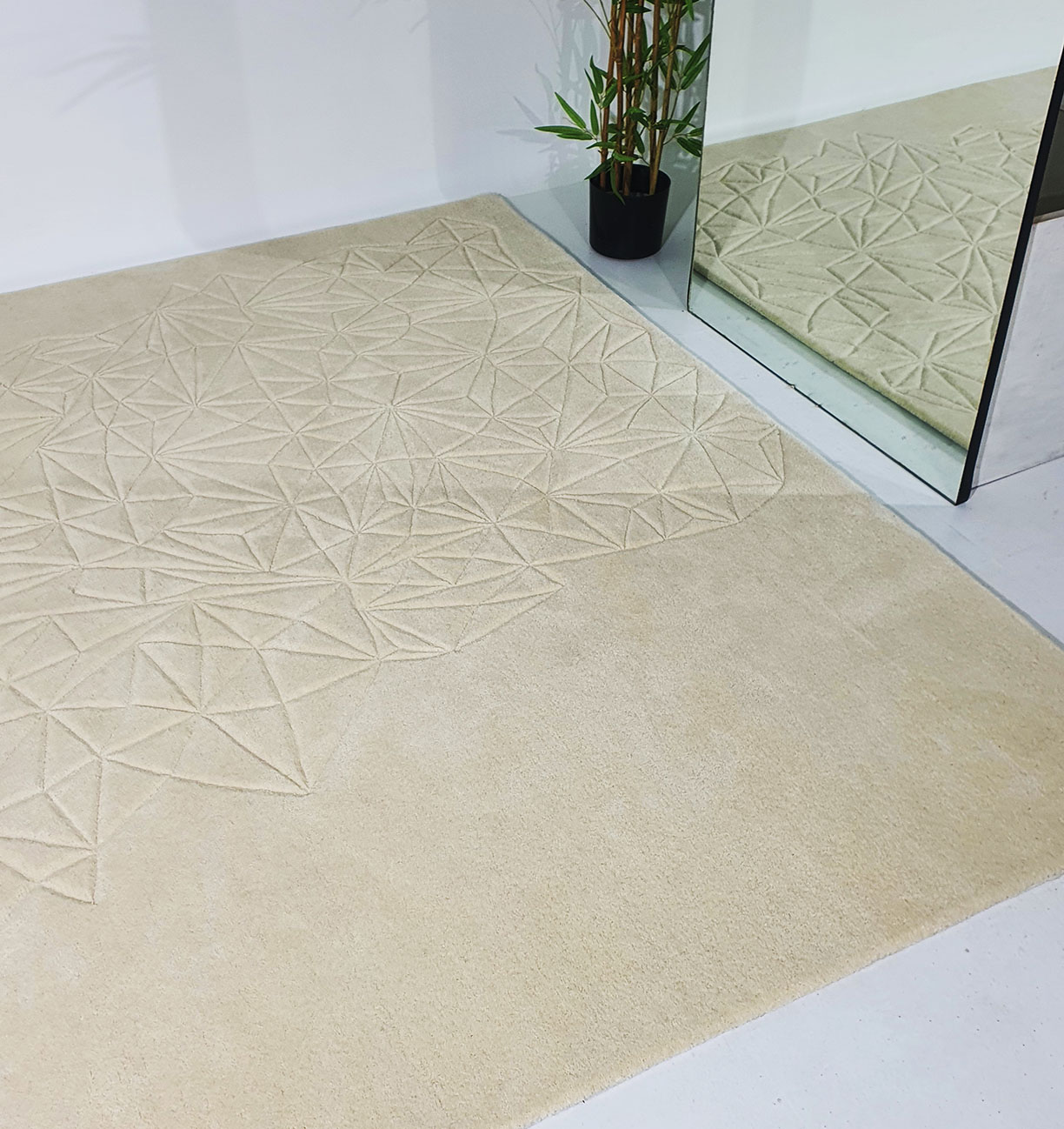 Artisanal Multi-Colored Rug HTW-68 by Ramsha Home Beautiful Multi Color Wool & Cotton Handmade Rug - HTW 68 (200x300cm)