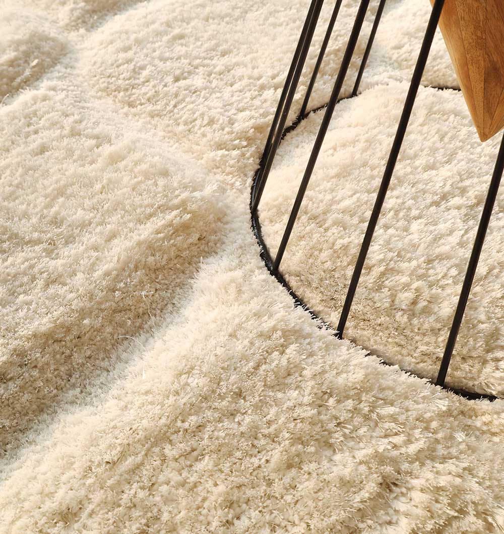 White Fur Rug – Best Shaggy Carpet for Living Room & Bedroom in UAE Luxurious white fur rug, soft shag carpet for living room and bedroom, premium rugs UAE.