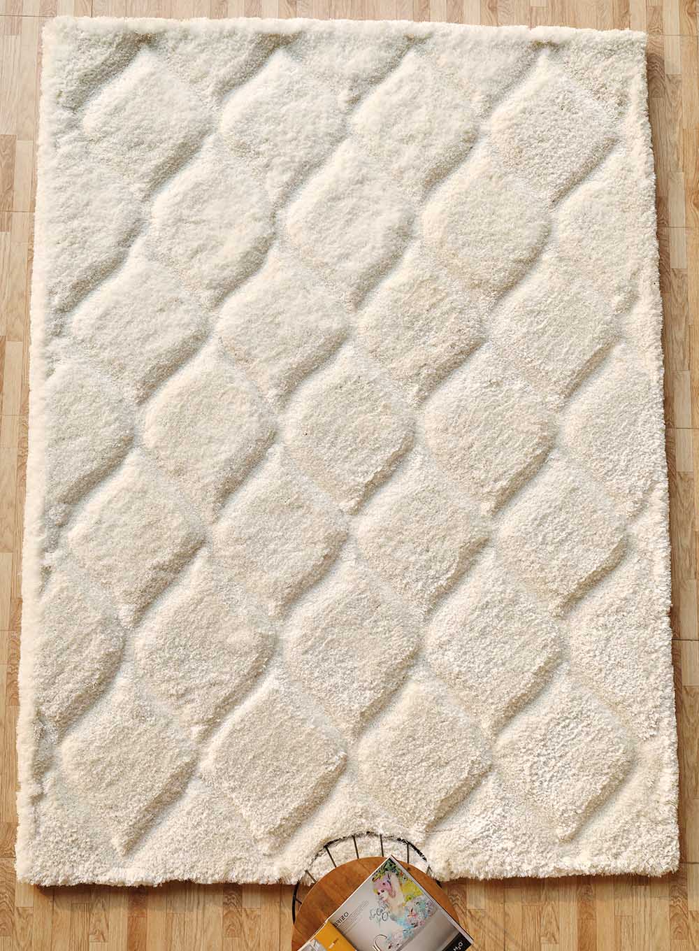 White Fur Rug – Best Shaggy Carpet for Living Room & Bedroom in UAE Luxurious white fur rug, soft shag carpet for living room and bedroom, premium rugs UAE.