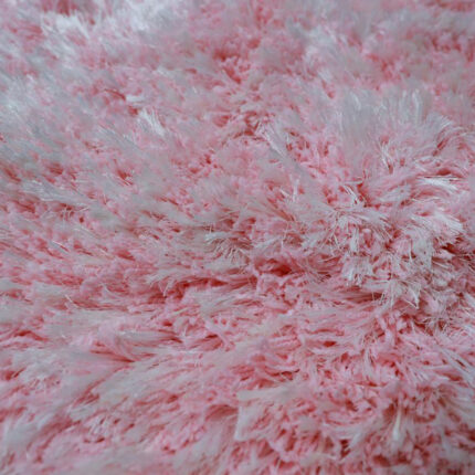 Stylish modern carpet for living room and bedroom, available in Dubai and UAE with rugs online and traditional rugs for sale.