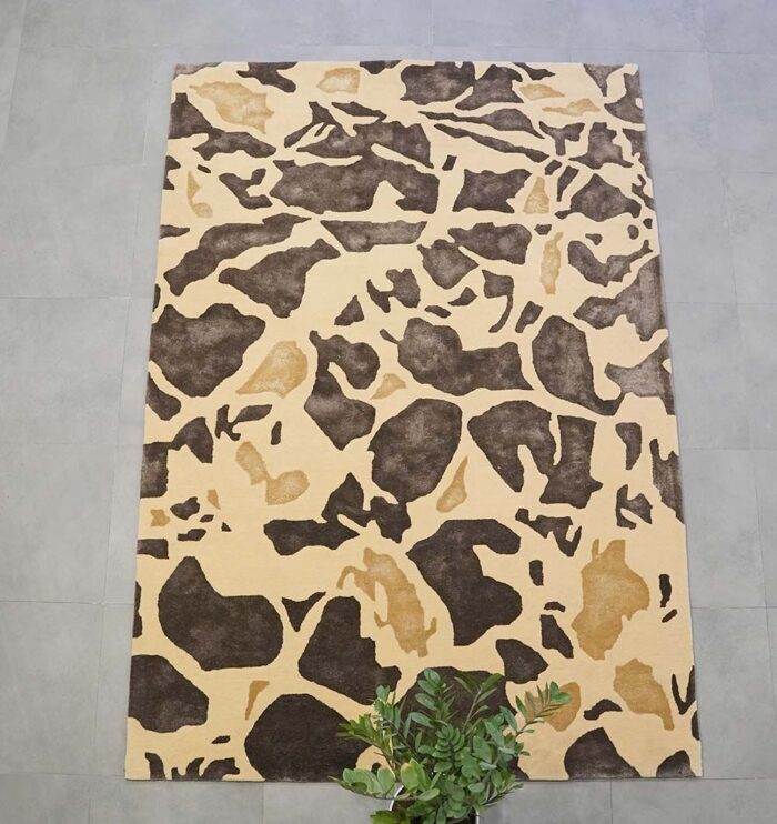 Upgrade your interiors with this stylish handmade rug from Dubai. Designed as a big living room carpet, it combines modern aesthetics with premium tufted craftsmanship. Soft underfoot and built to last, this large rug is one of the best choices in UAE for creating a warm and sophisticated home atmosphere.