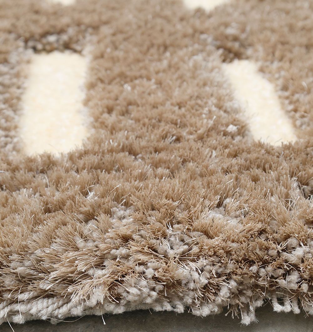 Handmade Rug – Artistry, Tradition & Lasting Elegance Handmade rug featuring artisanal craftsmanship, timeless beauty, and durable quality.