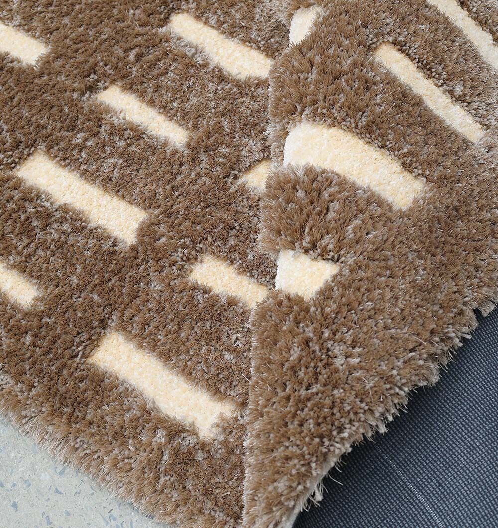 Shaggy Rug – Ultimate Comfort & Modern Living Room Charm Soft shaggy rug designed for living rooms, offering plush comfort, cozy warmth, and stylish elegance.