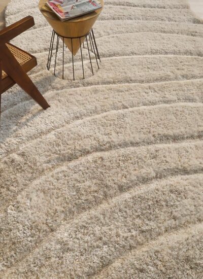 Soft shaggy shape rug designed for living rooms, offering cozy comfort, modern style, and long-lasting quality.