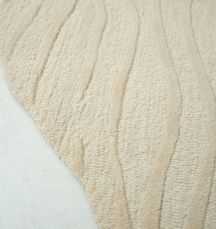 Handmade rugs Dubai including tufted rugs, dining table rugs, and outdoor rugs for stylish home floorings