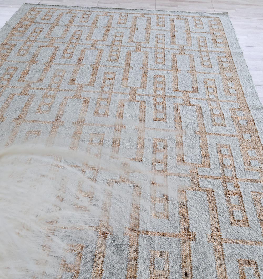 Carpets & Rugs Dubai – Buy Modern Rugs, Tufted Rugs, Silk Carpets & Traditional Rugs Online in UAE Luxury carpet and rugs collection in Dubai, including modern rugs, tufted rugs, silk carpets, and traditional rugs for living rooms and bedrooms.